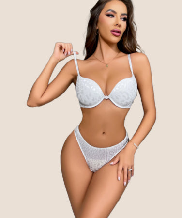 Lookiee Front-Closure Push-Up Lingerie Set